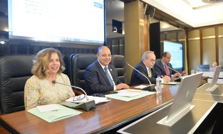  السفيرة مشيرة خطاب تثمن إهتمام مجلس الشيوخ بتعزيز حقوق الاطفال فى الأوراق الثبوتية 